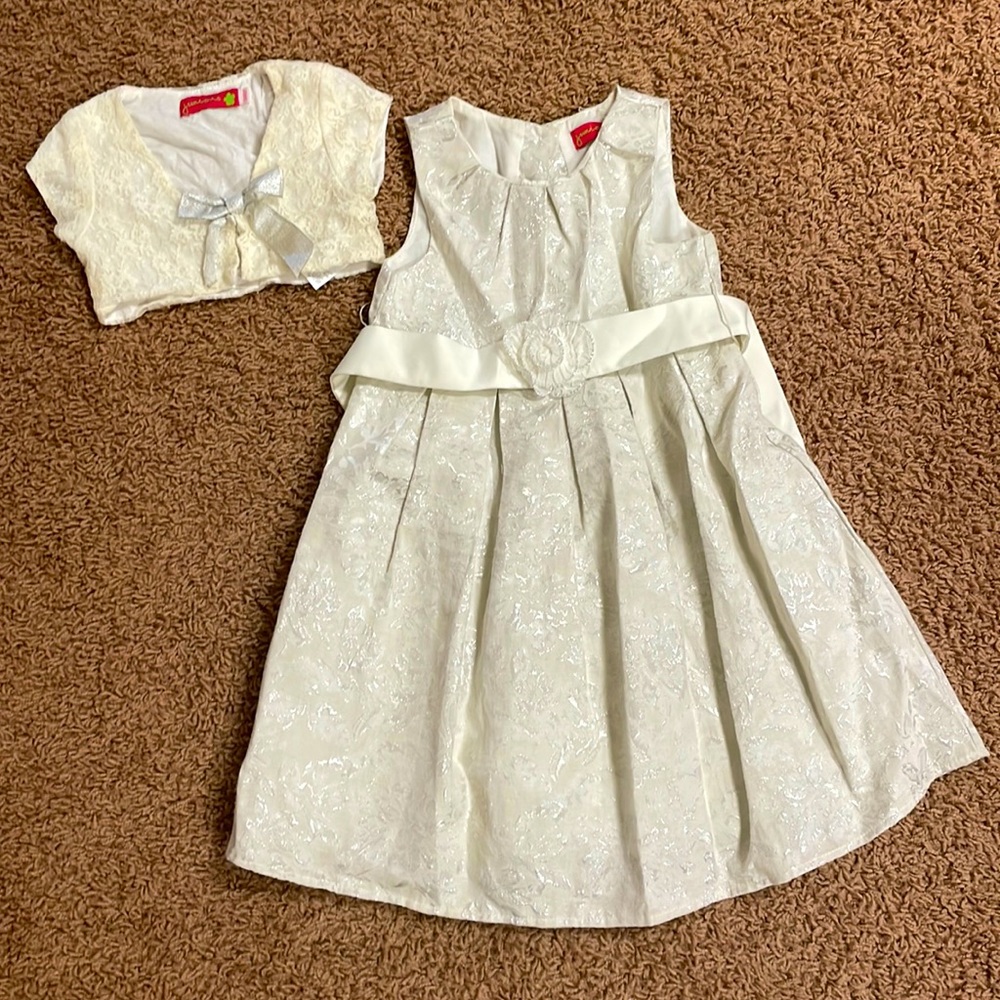Girl Sleeveless White & Silver Dress With Its off White Bolero Size 314 Years.